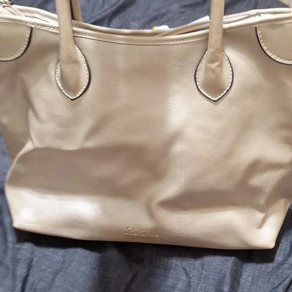 Purse - Picture 2 of 10